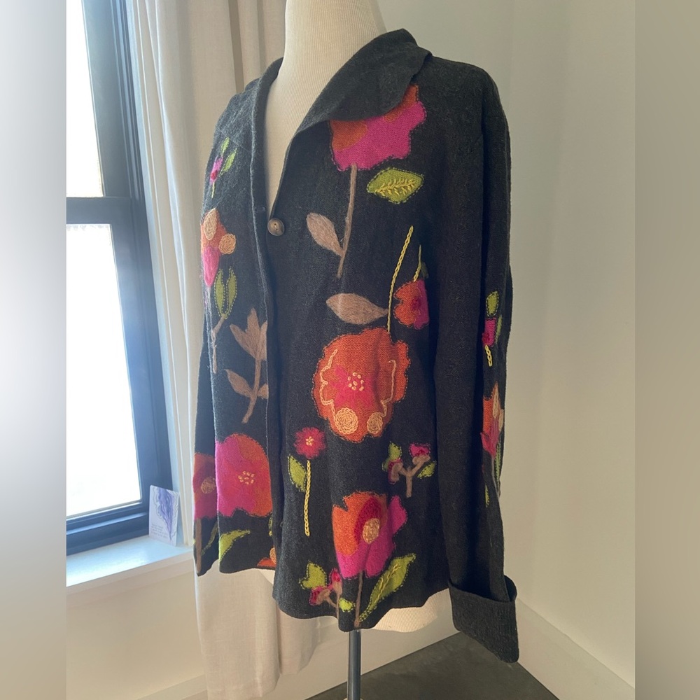 🌿Floral Patchwork Sweater💐 - Picture 5 of 8